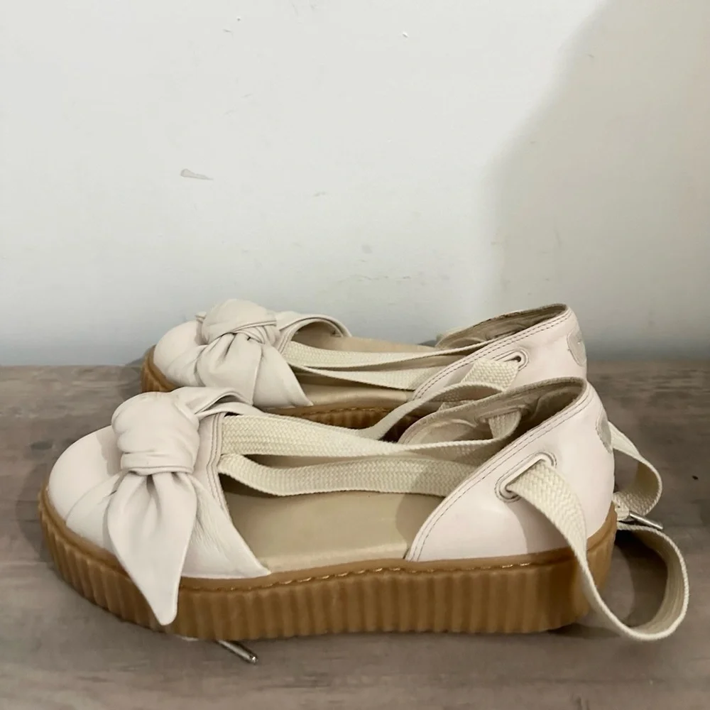 M Fenty Puma By Rihanna Women Bow Creeper Sandal Beige (365794-02) size 9